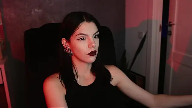 Snapshot of mistress__rochelle chatting on December 1, 4:29 pm mistress rochelle online show from December 1, 4:29 pm