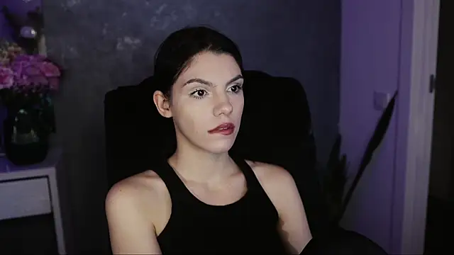 Snapshot of mistress__rochelle chatting on December 11, 1:26 am mistress rochelle online show from December 11, 1:26 am