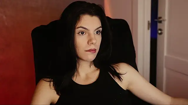 Snapshot of mistress__rochelle chatting on January 18, 6:10 pm mistress rochelle online show from January 18, 6:10 pm