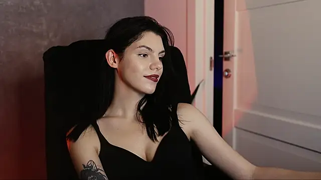 Snapshot of mistress__rochelle chatting on January 22, 7:03 pm mistress rochelle online show from January 22, 7:03 pm