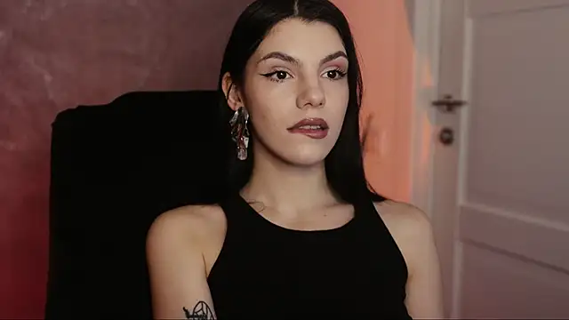 Snapshot of mistress__rochelle chatting on March 21, 10:39 pm mistress rochelle online show from March 21, 10:39 pm