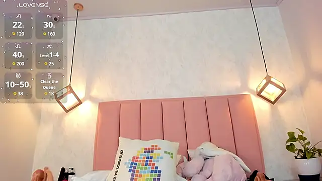 SUNNYCYRUS online show from January 15, 10:57 pm