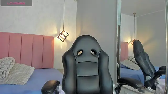 SUNNYCYRUS online show from September 12, 12:38 pm