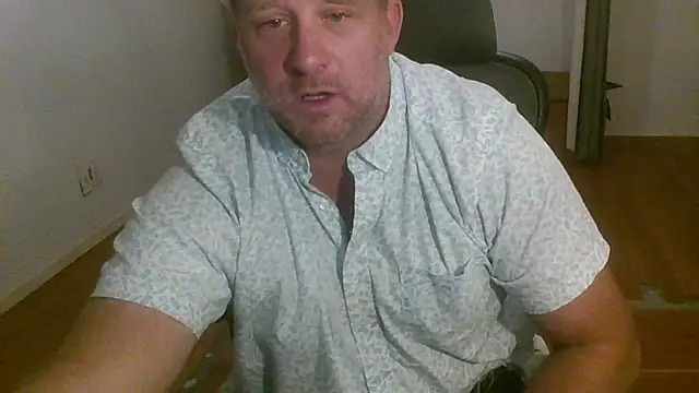 poundyouout69 online show from November 28, 2:14 am