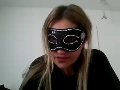 BlondeGirl1905 online show from February 4, 10:43 am