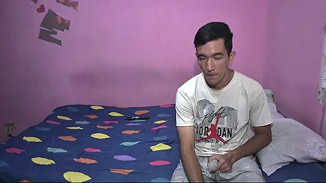 Sweetiefoxxx online show from April 2, 1:42 pm