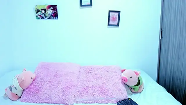 Snapshot of Agataowens chatting on February 6, 1:32 am Agataowens online show from February 6, 1:32 am