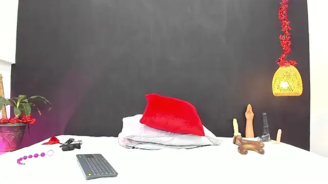 Luna smit08 online show from October 6, 9:01 pm