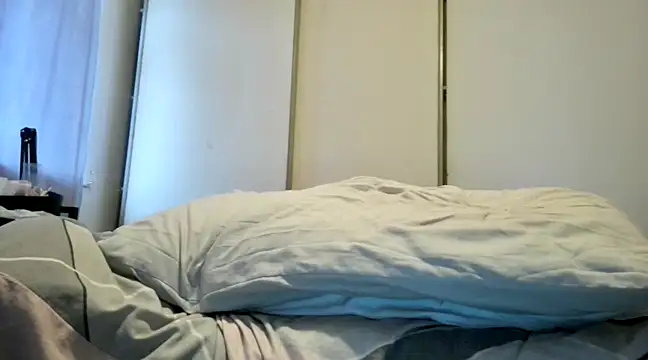 Snapshot of Bustycurves chatting on December 17, 1:49 pm Bustycurves online show from December 17, 1:49 pm