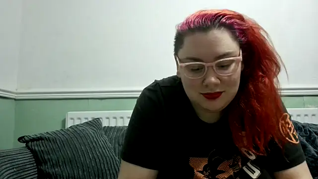 Snapshot of Bustycurves chatting on December 26, 12:14 am Bustycurves online show from December 26, 12:14 am