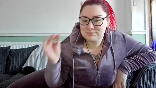 Snapshot of Bustycurves chatting on January 27, 10:49 am Bustycurves online show from January 27, 10:49 am