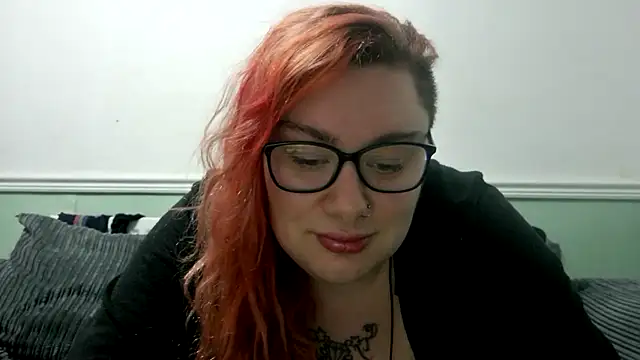 Snapshot of Bustycurves chatting on February 26, 9:48 pm Bustycurves online show from February 26, 9:48 pm