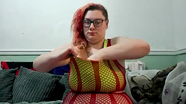 Snapshot of Bustycurves chatting on March 3, 8:21 pm Bustycurves online show from March 3, 8:21 pm