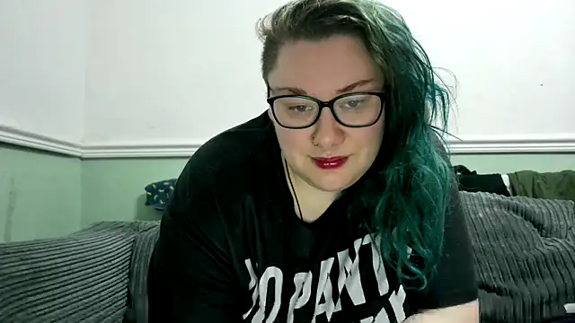 Snapshot of Bustycurves chatting on March 20, 11:02 pm Bustycurves online show from March 20, 11:02 pm