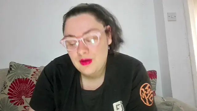 Snapshot of Bustycurves chatting on October 20, 10:49 am Bustycurves online show from October 20, 10:49 am