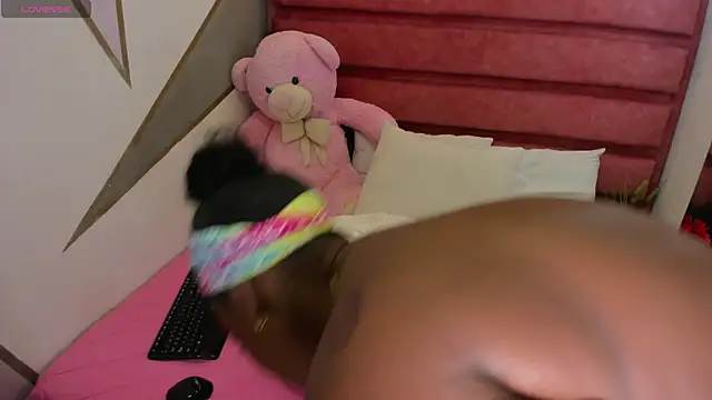 Snapshot of joha_keany chatting on December 3, 4:17 pm joha keany online show from December 3, 4:17 pm