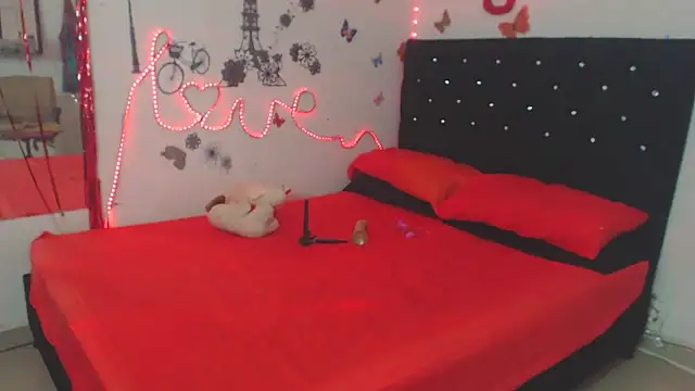 Snapshot of brigitht chatting on September 28, 1:11 am brigitht online show from September 28, 1:11 am