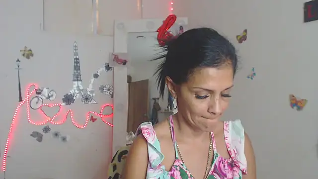 Snapshot of brigitht chatting on October 3, 2:47 pm brigitht online show from October 3, 2:47 pm