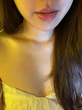 minmin2kk5 online show from May 17, 6:33 am