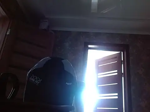 Snapshot of HuliganFisher chatting on February 1, 10:58 am HuliganFisher online show from February 1, 10:58 am