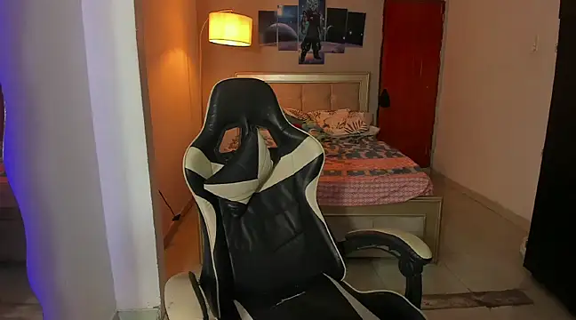 Snapshot of naomi_berckley chatting on December 29, 5:42 am naomi berckley online show from December 29, 5:42 am