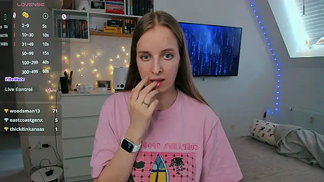 violet blue eyes online show from March 11, 12:55 pm