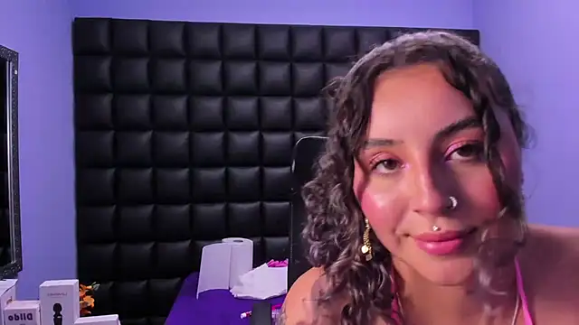 Snapshot of celeste_blue69 chatting on October 16, 3:18 am celeste blue69 online show from October 16, 3:18 am