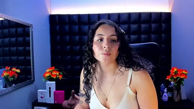 Snapshot of celeste_blue69 chatting on May 28, 3:15 am celeste blue69 online show from May 28, 3:15 am