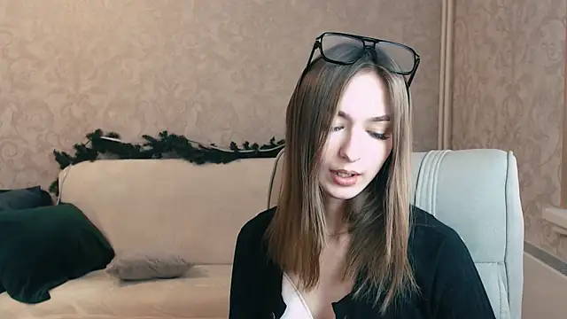 FlorenceDays online show from February 4, 10:10 am
