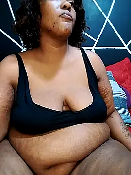 YummyChocolatexx2 online show from May 15, 1:51 pm