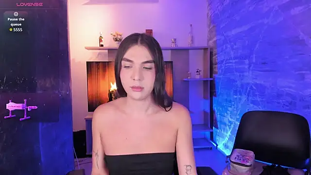 Snapshot of saracaball_ chatting on October 9, 3:59 am saracaball online show from October 9, 3:59 am