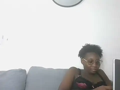 Snapshot of Puliza_wet chatting on October 18, 6:30 pm Puliza wet online show from October 18, 6:30 pm