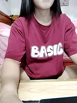 Snapshot of cream1299 chatting on September 18, 11:45 am cream1299 online show from September 18, 11:45 am