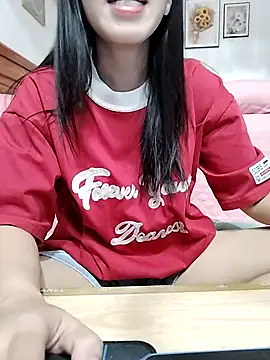 Snapshot of cream1299 chatting on October 13, 7:52 am cream1299 online show from October 13, 7:52 am