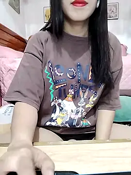 Snapshot of cream1299 chatting on October 17, 1:31 am cream1299 online show from October 17, 1:31 am