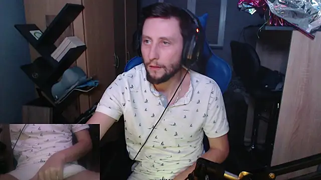 Snapshot of MikeyLevinePH chatting on October 5, 7:23 pm MikeyLevinePH online show from October 5, 7:23 pm