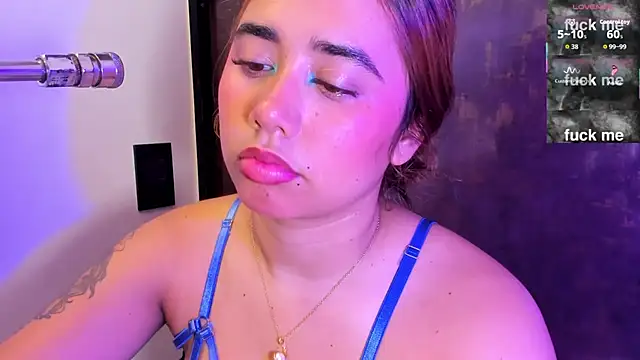 issie cute online show from May 21, 7:54 pm