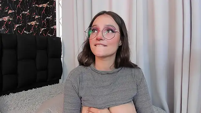 Snapshot of Elecktra_sweet chatting on January 7, 10:30 pm Elecktra sweet online show from January 7, 10:30 pm
