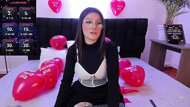 Snapshot of Elecktra_sweet chatting on February 14, 7:54 pm Elecktra sweet online show from February 14, 7:54 pm