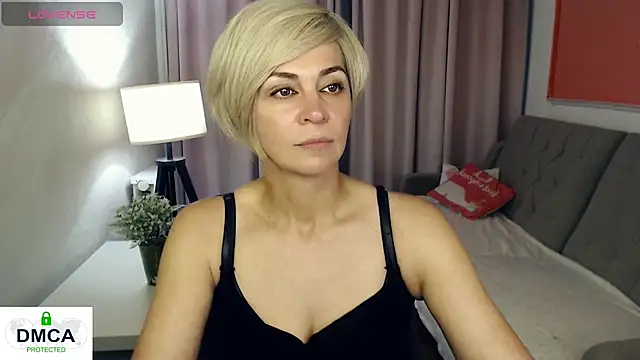 Blonde lola444 online show from June 26, 5:39 pm