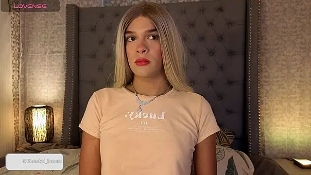 Snapshot of Shantal_Joness chatting on September 29, 9:08 pm Shantal Joness online show from September 29, 9:08 pm