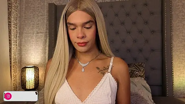 Snapshot of Shantal_Joness chatting on October 1, 9:54 pm Shantal Joness online show from October 1, 9:54 pm