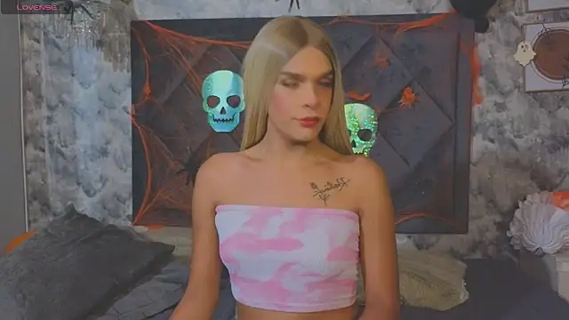 Snapshot of Shantal_Joness chatting on October 25, 12:56 pm Shantal Joness online show from October 25, 12:56 pm