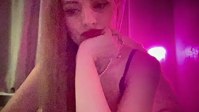 Snapshot of Viola_sweet chatting on February 16, 11:56 pm Viola sweet online show from February 16, 11:56 pm