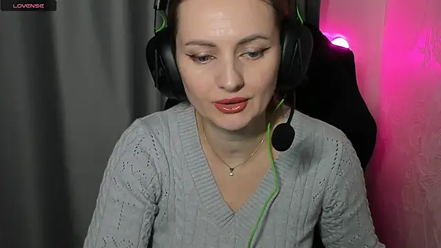 Snapshot of Viola_sweet chatting on March 5, 4:47 pm Viola sweet online show from March 5, 4:47 pm