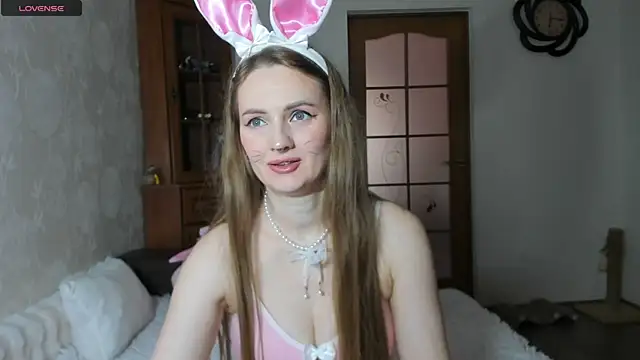 Snapshot of Viola_sweet chatting on April 6, 3:15 am Viola sweet online show from April 6, 3:15 am