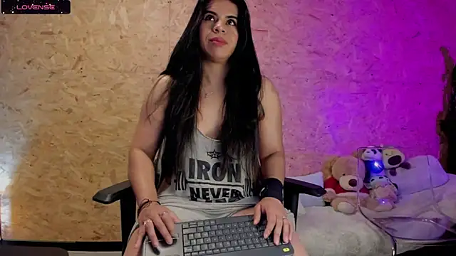 Snapshot of Biancastrongg chatting on March 4, 2:27 am Biancastrongg online show from March 4, 2:27 am