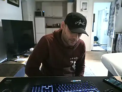 mihaimichael online show from April 2, 12:03 pm