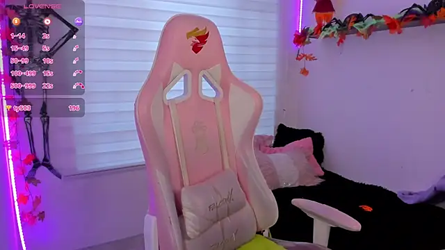 keyla roberts777 online show from November 1, 9:50 pm