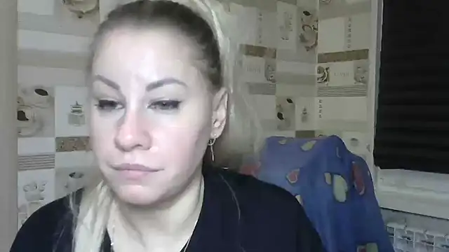 Snapshot of TherestlessKitty chatting on December 18, 8:04 pm TherestlessKitty online show from December 18, 8:04 pm